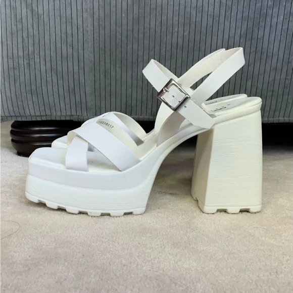 NEW ASOS Chunky White Platform Sandals - Picture 7 of 8